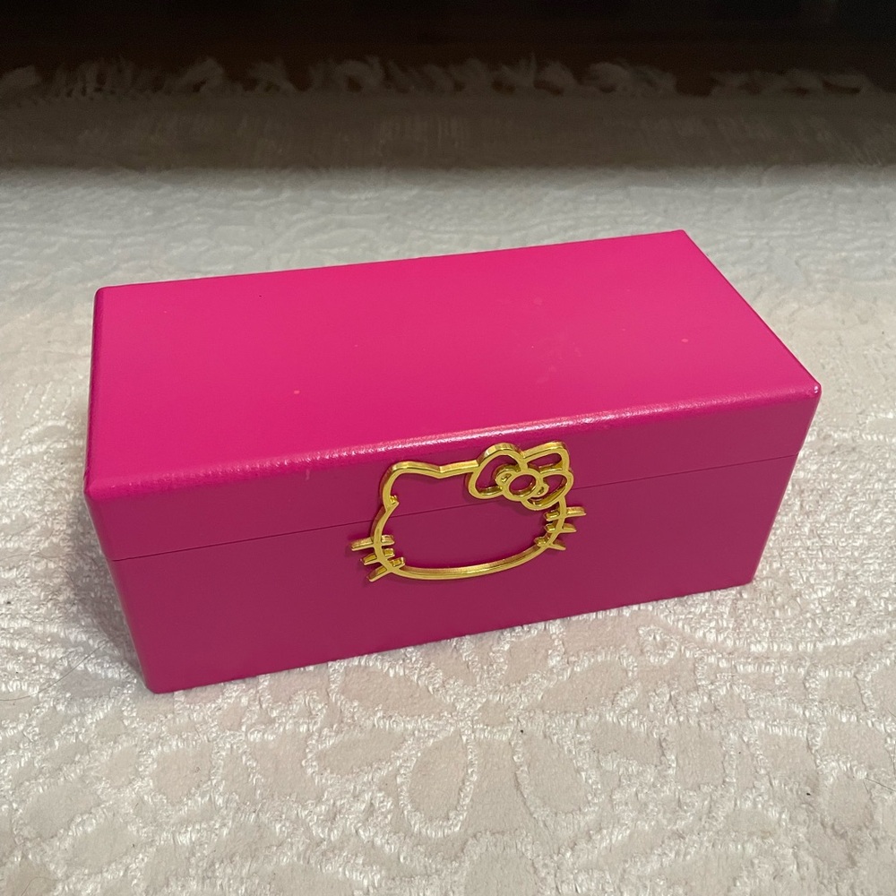 Pink Hello Kitty jewelry box